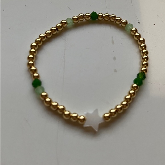 Elegant Gold and Green Beaded Bracelet Set - Picture 3 of 4